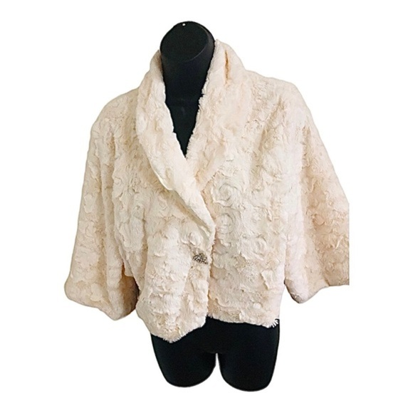 Cream Ivory faux fur capelet bolero jacket new size 2X new - Picture 15 of 16